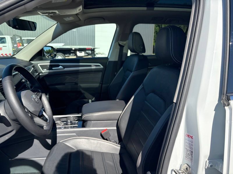 Used 2023 Volkswagen Atlas SEL Premium AWD/4WD image 25
