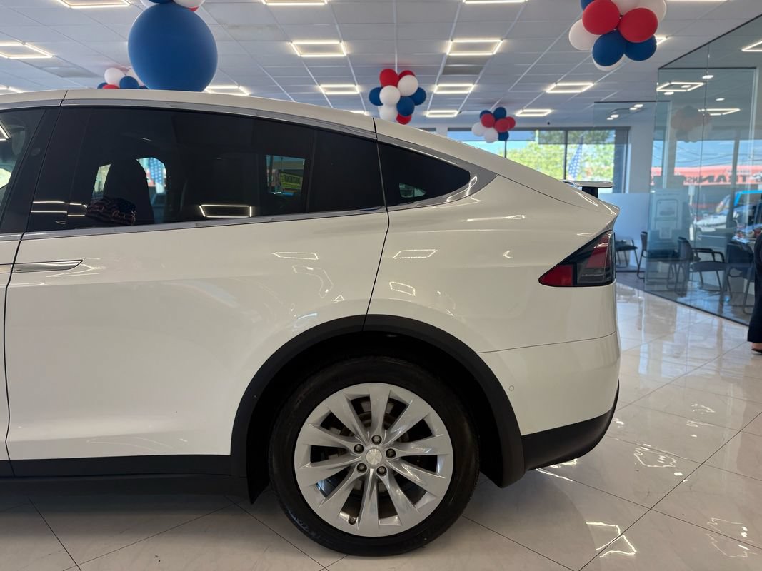 Used 2019 Tesla Model X AWD/4WD image 9