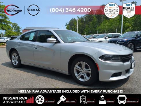 Used 2021 Dodge Charger SXT w/ Leather Interior Group image 3