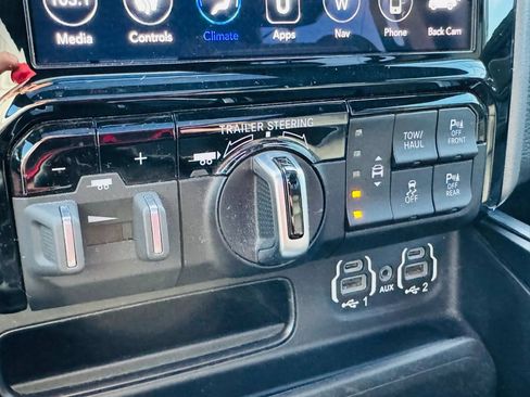 Used 2021 RAM 1500 Laramie AWD/4WD image 23