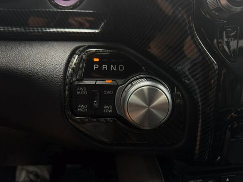 Used 2019 RAM 1500 Laramie AWD/4WD image 18