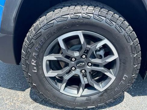 Used 2025 Chevrolet Equinox ACTIV w/ Safety and Technology Package FWD image 6