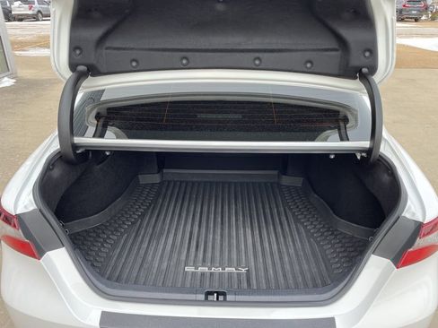 Used 2024 Toyota Camry SE image 13