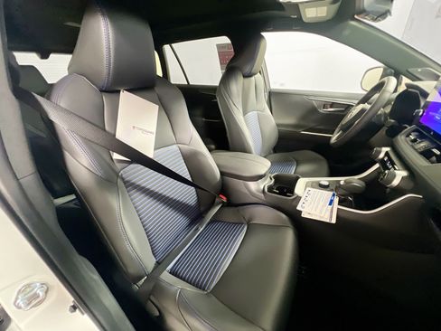 New 2025 Toyota RAV4 XSE image 31