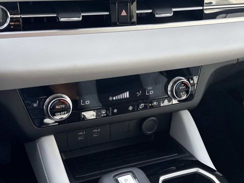 New 2026 Mitsubishi Outlander SE image 21