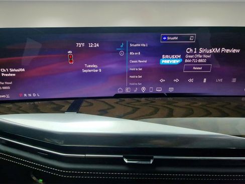 Used 2025 Cadillac Escalade Sport Platinum w/ LPO, ONYX Package image 24