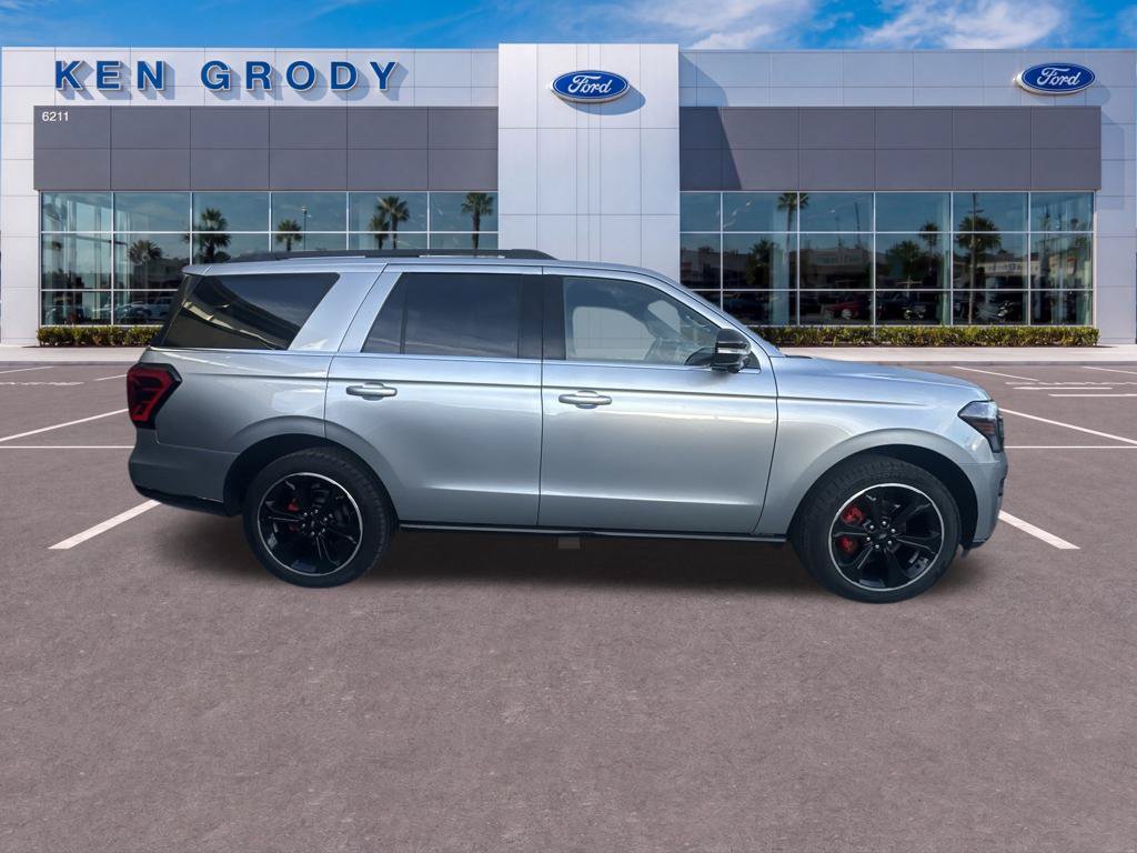 Used 2023 Ford Expedition Limited AWD/4WD image 8