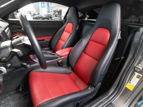 Certified 2025 Porsche 718 Cayman image 5