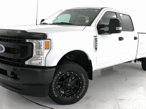 Used 2022 Ford F350 XL w/ Power Equipment Group image 3