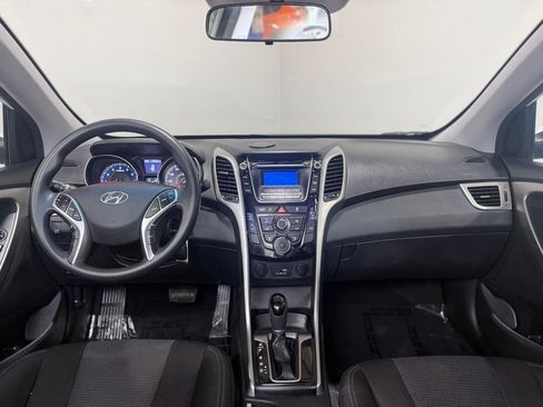 Used 2017 Hyundai Elantra GT FWD image 12
