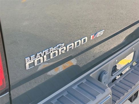 Used 2017 Chevrolet Colorado LT w/ Safety Package image 9