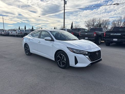 Used 2025 Nissan Sentra SV image 1