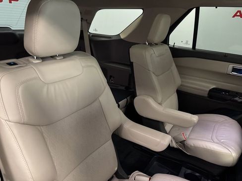 Used 2021 Ford Explorer Platinum w/ Equipment Group 601A image 28