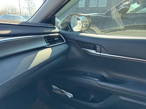 Used 2018 Toyota Camry SE w/ Moonroof Package image 24