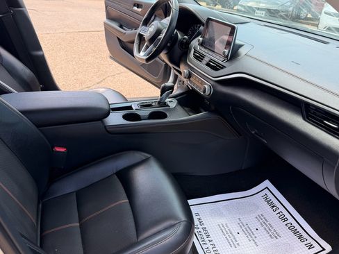 Used 2019 Nissan Altima 2.5 SR FWD image 33