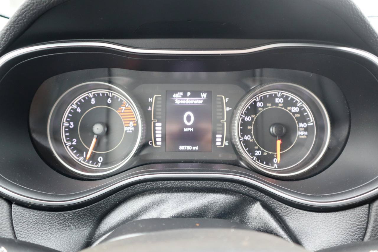 Used 2019 Jeep Cherokee Latitude Plus w/ Cold Weather Group FWD image 23