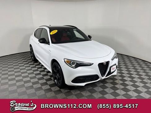 Used 2023 Alfa Romeo Stelvio Veloce image 1
