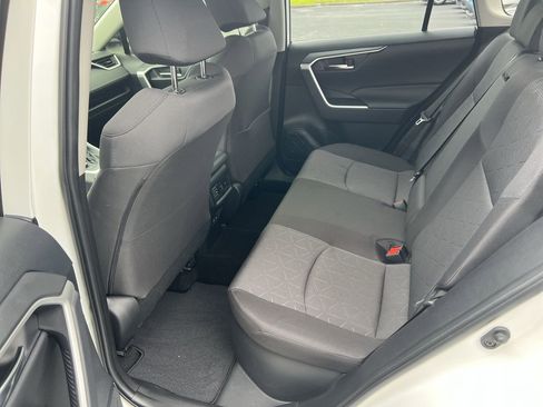 Used 2024 Toyota RAV4 XLE AWD/4WD image 32