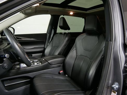 Certified 2025 INFINITI QX60 Luxe w/ Vision Package AWD/4WD image 11
