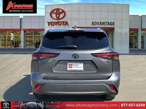 Certified 2025 Toyota Highlander XLE image 8
