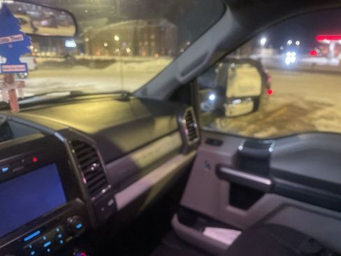 Used 2021 Ford F250 XLT image 4