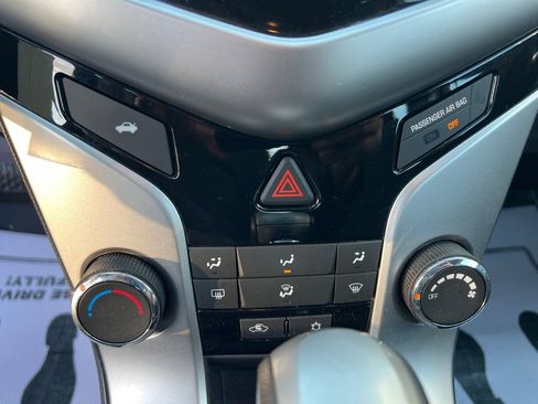 Used 2015 Chevrolet Cruze LT FWD image 31