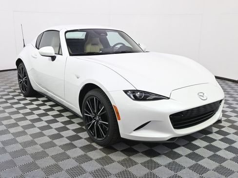 New 2026 MAZDA MX-5 Miata RF Grand Touring RWD image 9