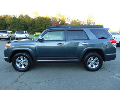 Used 2012 Toyota 4Runner SR5 image 1