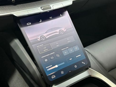 Used 2025 Lucid Air Touring image 29