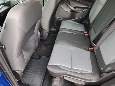 Used 2017 Ford Escape SE w/ Equipment Group 201A image 9