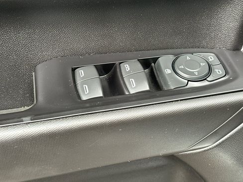 Used 2020 Chevrolet Silverado 1500 Custom w/ Custom Value Package image 12