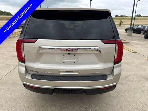 Used 2023 GMC Yukon XL SLT w/ SLT Luxury Package AWD/4WD image 9