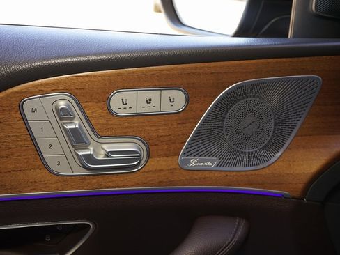 Used 2020 Mercedes-Benz GLS 580 4MATIC image 26