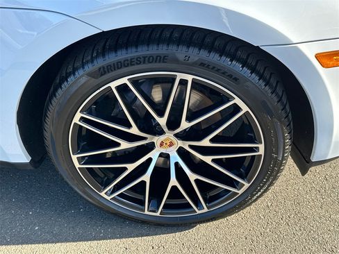 Used 2024 Porsche Macan Turbo image 7