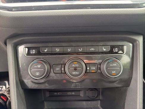 Used 2021 Volkswagen Tiguan SE FWD image 21