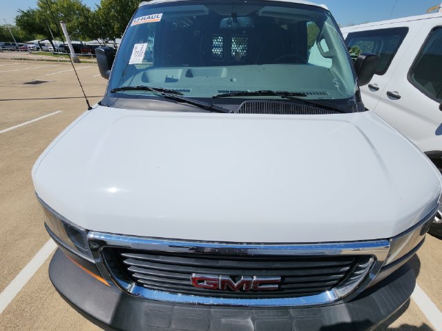 Used 2025 GMC Savana 2500 w/ Driver Convenience Package RWD image 2
