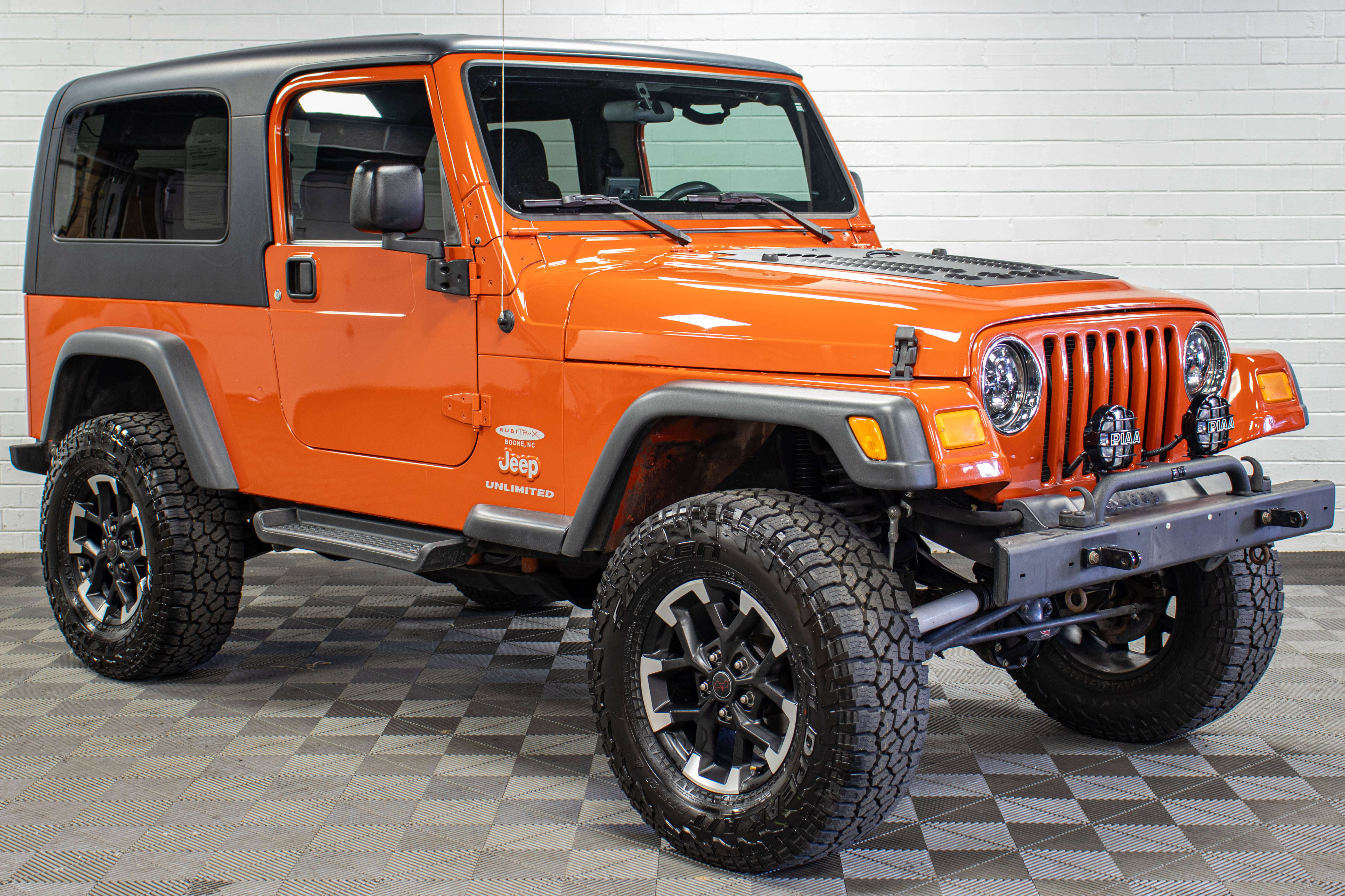 Used 2005 Jeep Wrangler Unlimited AWD/4WD image 1