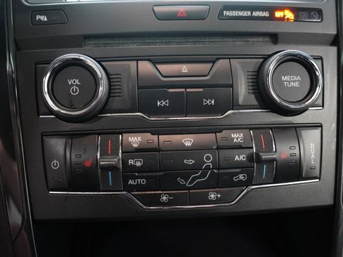 Used 2018 Ford Explorer XLT w/ Equipment Group 202A image 20