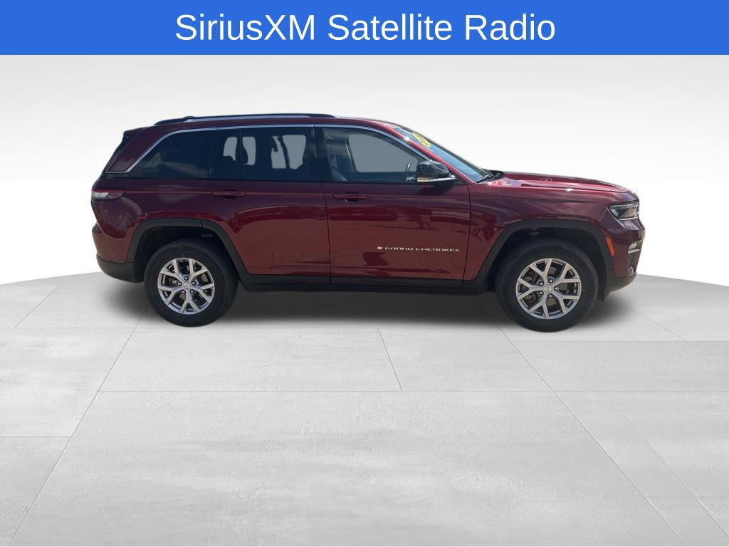 Used 2022 Jeep Grand Cherokee Limited AWD/4WD image 5