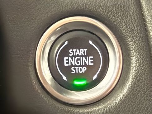 Used 2024 GMC Yukon SLT AWD/4WD image 25