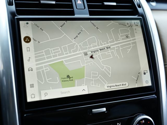 Used 2025 Land Rover Discovery Metropolitan Edition AWD/4WD image 46