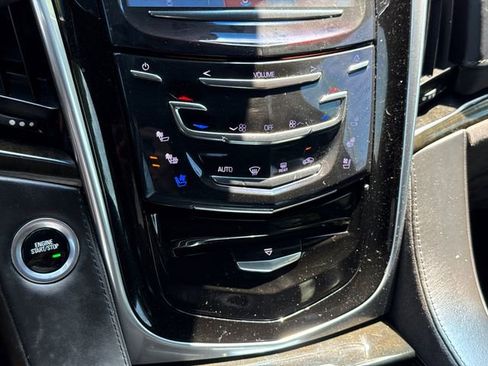 Used 2019 Cadillac Escalade ESV Platinum AWD/4WD image 28