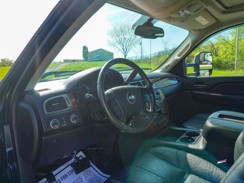 Used 2007 Chevrolet Silverado 1500 LTZ w/ Safety Package AWD/4WD image 16