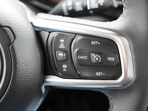 Certified 2025 Jeep Wrangler Unlimited Sahara w/ Safety Group image 31