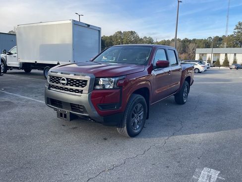Used 2025 Nissan Frontier SV AWD/4WD image 2