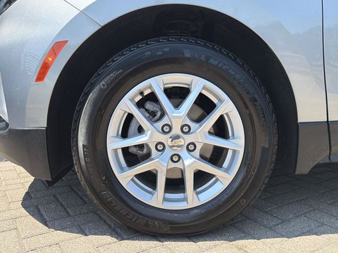 Used 2023 Chevrolet Equinox LT FWD image 10