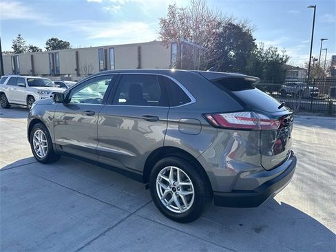 Used 2023 Ford Edge SEL image 5