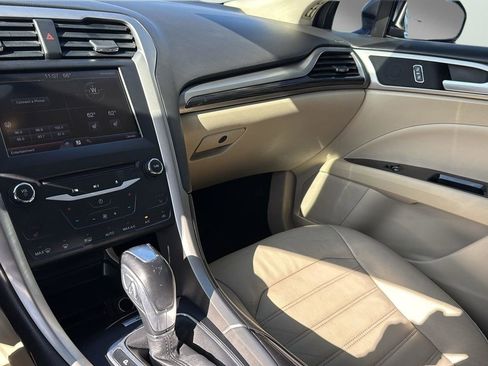 Used 2013 Ford Fusion SE image 19