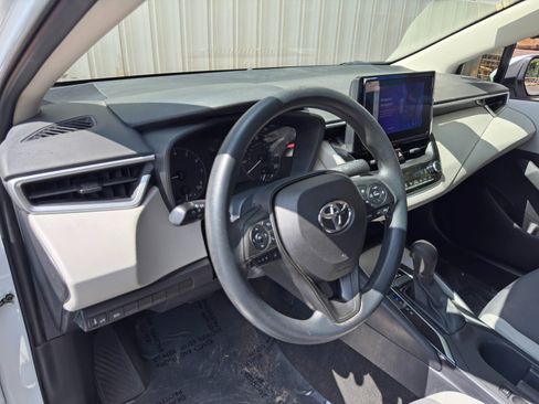 Used 2023 Toyota Corolla LE FWD image 12