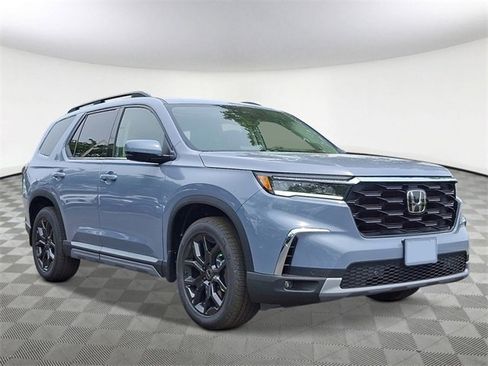 New 2025 Honda Pilot Touring image 8